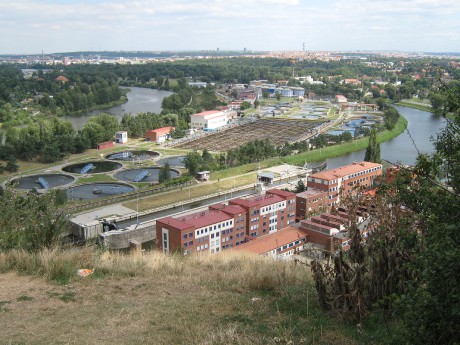 Dole čistírna odpadních vod v Podbabě